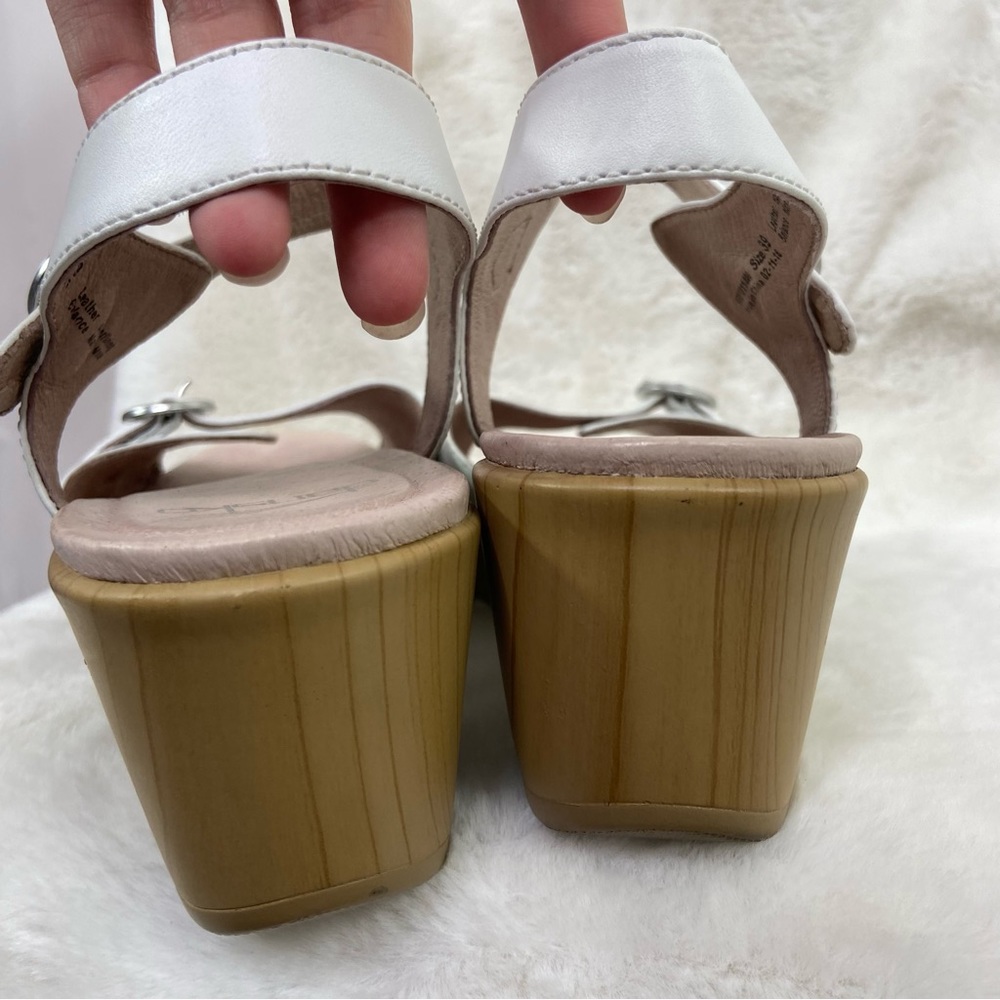 Dansko White June Leather Sandal size 39/8.5/9. - Picture 9 of 15